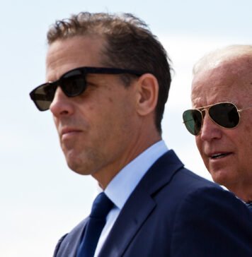 «Я все равно приду»: сын Байдена заявил о готовности биться в клетке с сыновьями Трампа