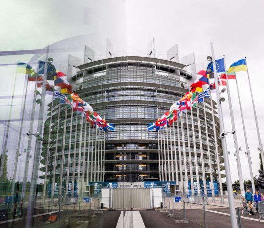 Европарламент поддержал создание спецтрибунала для РФ