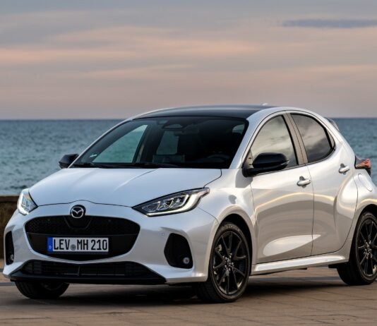 Знакомый незнакомец: Mazda показала недорогое городское авто с расходом 3,7 л/100 км (фото)