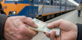 Зарплата без работы: в Одесской области эксначальник железной дороги насчитал сыну более полумиллиона