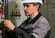 Масштабные отключения света в Одессе: в ДТЭК предупредили о перебоях сразу в нескольких районах