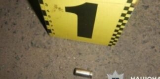 В Одесской области мужчина стрелял возле детей и избил знакомого: что известно