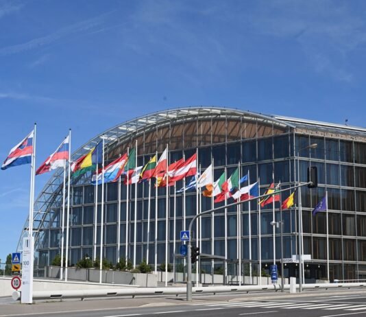 Украина получит более 600 млн евро от Евросоюза и ЕИБ