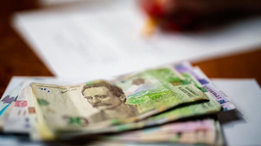 Трудоспособных получателей соцпомощи заставят искать работу: что грозит всей семье за отказ