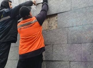 Разбитые лампы, сорванная плитка и граффити: что происходит в подземках Одессы, — ФОТО