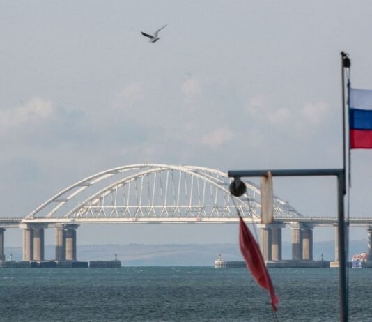 ВМС Украины поразили катера РФ, которые охраняли Крымской мост (видео)