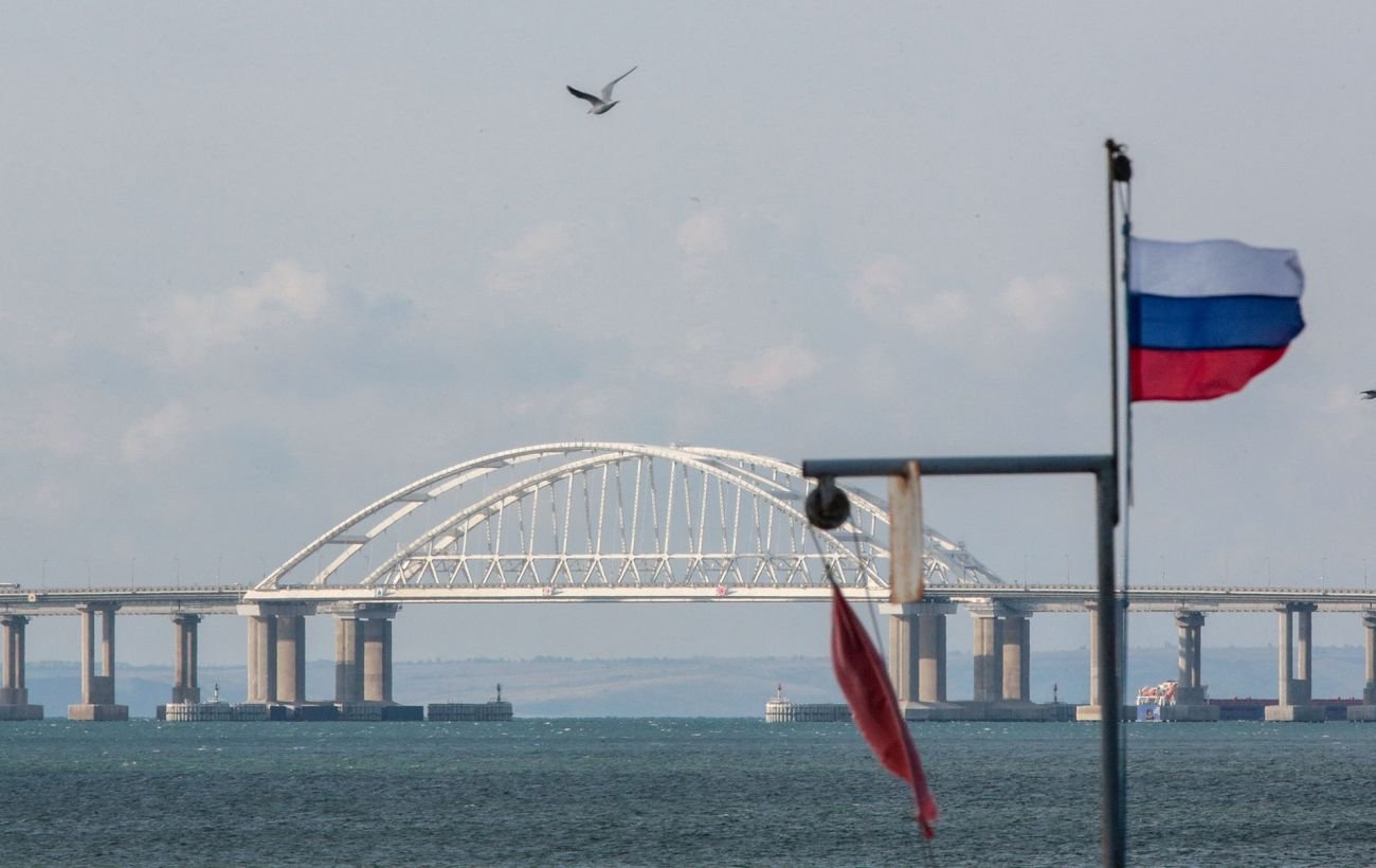 ВМС Украины поразили катера РФ, которые охраняли Крымской мост (видео)