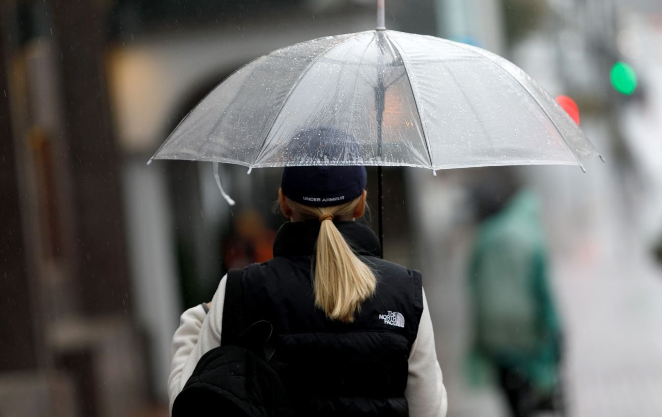 Дожди с грозами накроют несколько областей: где сегодня ждать осадков