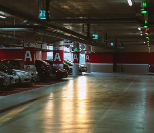 Киев больше не лидер: где в пригороде столицы за паркоместо просят более миллиона гривен