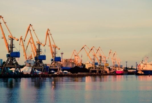 Чиновника порта «Черноморск» признали виновным в миллионных потерях из-за халатности