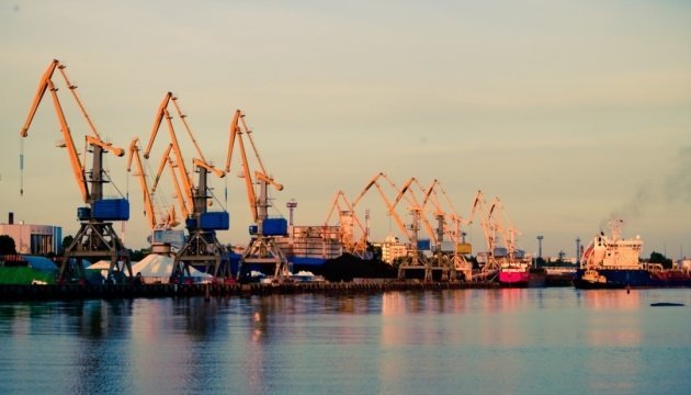 Чиновника порта «Черноморск» признали виновным в миллионных потерях из-за халатности