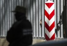 Польша возводит заграждение с колючей проволокой на границе с Беларусью