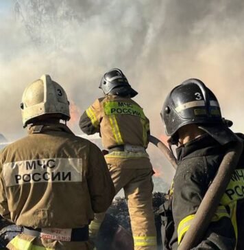 Россияне пожаловались на взрывы в Твери: СМИ пишут о попаданиях в районе нефтебазы