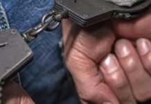 В Одессе военный с ножом напал на людей и ранил ребенка