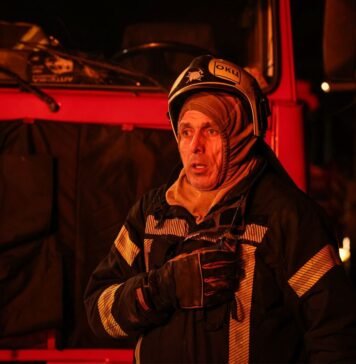 Россия нанесла удар по Запорожью: в городе повреждены высотка и предприятие