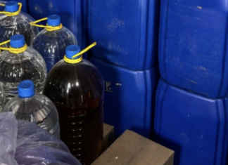 «Алкохаб» в Одессе: правоохранители изъяли тонны спирта и тысячи пачек сигарет, — ФОТО