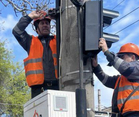 На одной из главных дорог Одессы выключили светофор на две недели, — ФОТО