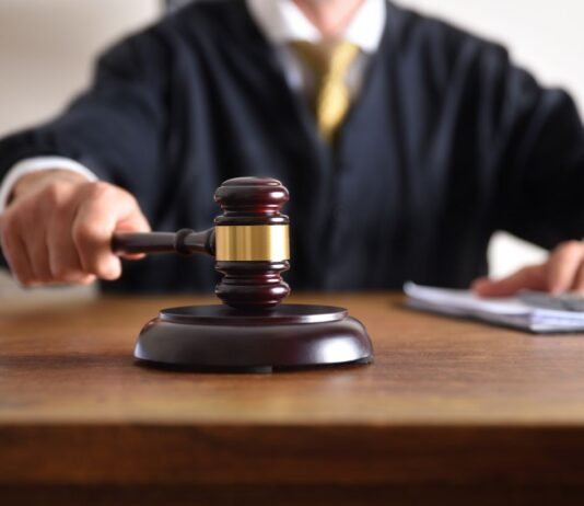 Работник ТЦК впервые получил приговор за препятствование омбудсмену