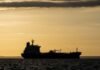 Пролив снова «под замком»? Нефтяные танкеры разворачиваются возле Ормуза