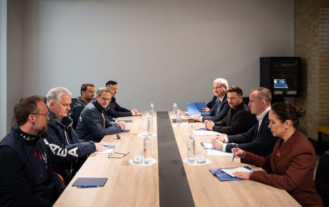 Запорожская АЭС должна вернуться под контроль Украины: Зеленский встретился с главой МАГАТЭ