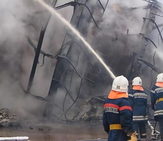 После атаки Сил обороны в Нижегородской области РФ пылает стратегический НПЗ