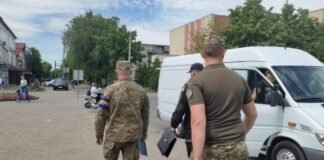 Бодикамеры и электронные повестки: ТЦК хотят превратить в сервисные центры