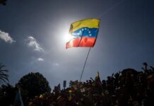 США разрешили Венесуэле нанять советников для подготовки к переговорам по долгу на $60 млрд