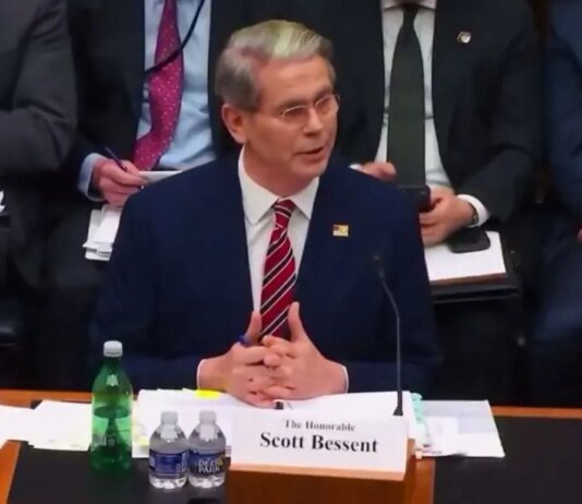 США усиливают экономическое давление на Иран через нефтяную отрасль – Бессент