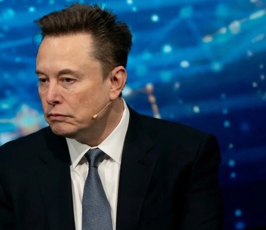 SpaceX пообещала Маску миллионы акций за колонизацию Марса и космические дата-центры