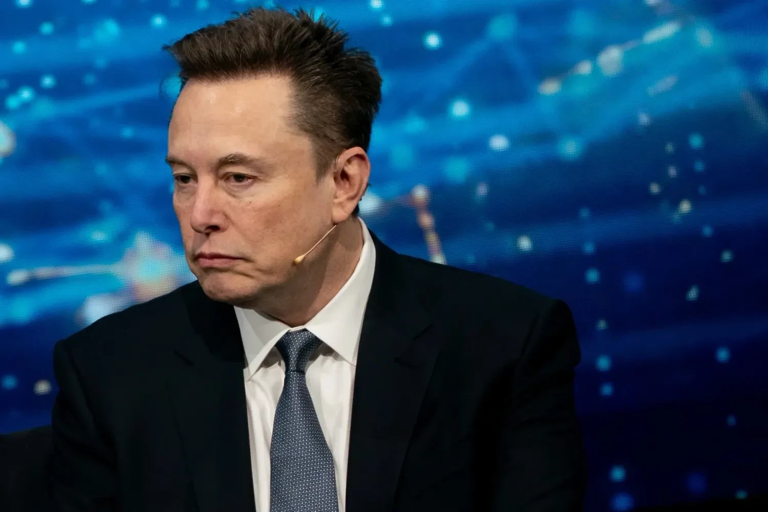 SpaceX пообещала Маску миллионы акций за колонизацию Марса и космические дата-центры