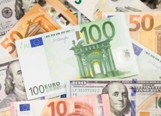 Доллар и евро официально подешевели: НБУ обнародовал курс на 8 мая
