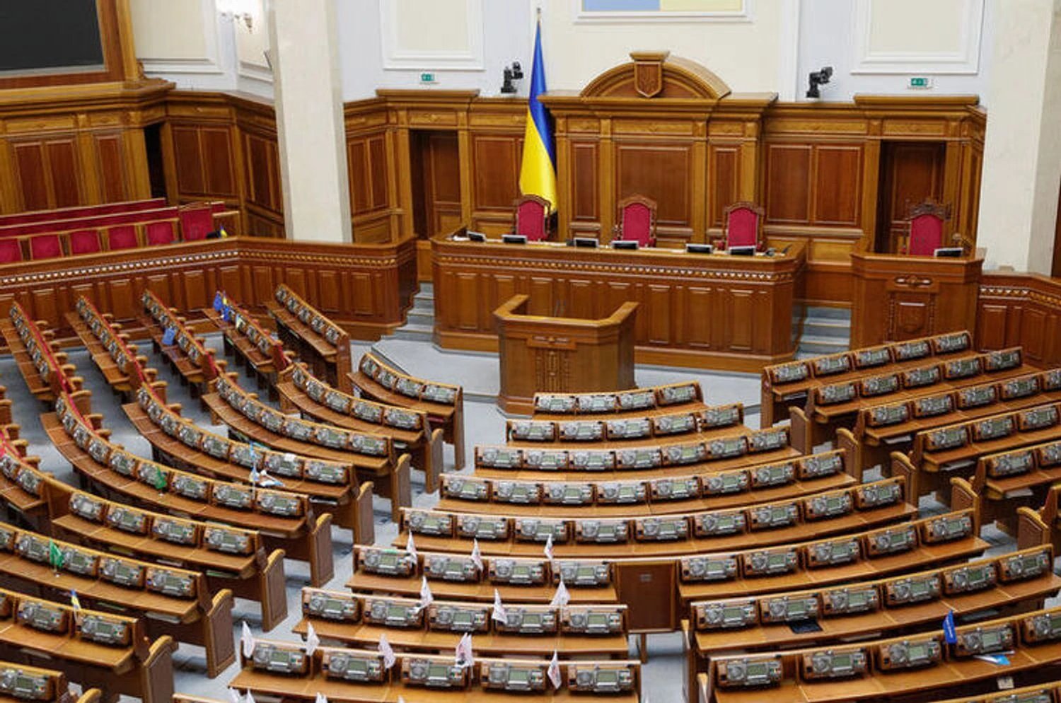 Рада готовится проголосовать за отмену льгот на посылки до 150 евро до конца мая — нардеп