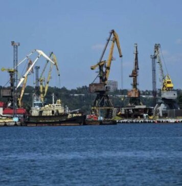 Оккупанты вывезли из порта Мариуполя почти 60 тысяч тонн пшеницы — горсовет