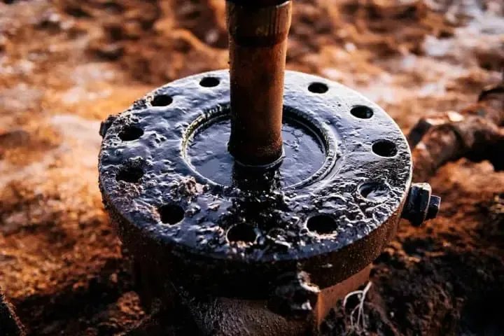 Удары Украины по НПЗ рф обвалили нефтепереработку до показателей 2009 года — ISW