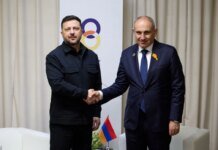 Зеленский после первого за 24 года визита президента в Армению предложил провести заседание в Киеве