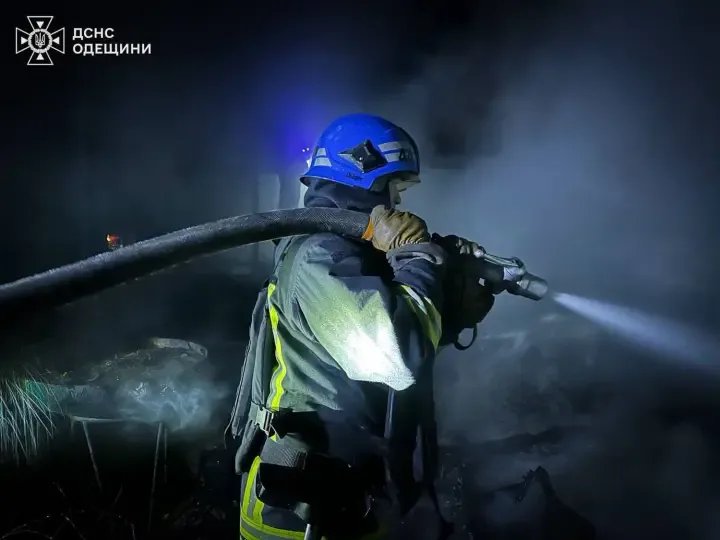 Иностранное судно получило повреждения во время атаки рф на порт Большой Одессы — АМПУ