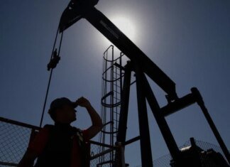 ОАЭ могут обрушить цены на нефть и ослабить бюджет рф — разведка