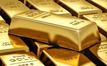 Золото держится выше 4740 долларов из-за кризиса в Ормузском проливе и страха новой инфляции