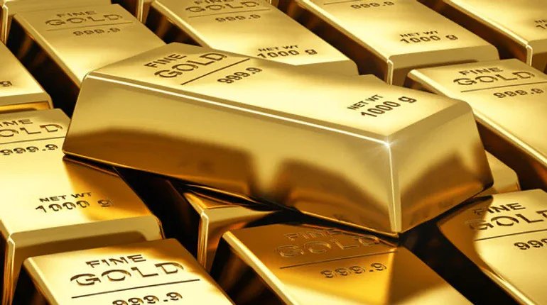 Золото держится выше 4740 долларов из-за кризиса в Ормузском проливе и страха новой инфляции
