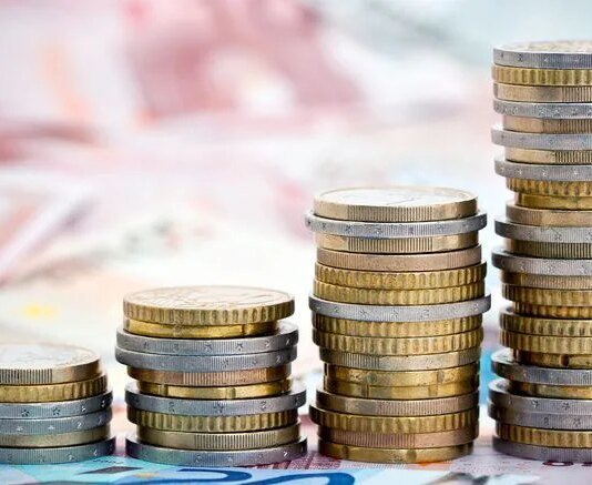 Украинцы в этом году уплатили 15,8 млрд грн земельного налога — на 14,3% больше, чем в прошлом году
