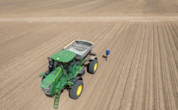 Китай согласился ежегодно закупать агропродукцию из США на $17 млрд — Bloomberg