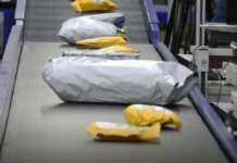 ЕС предоставит Украине часть из 90 миллиардов только при условии введения налога на посылки — Bloomberg