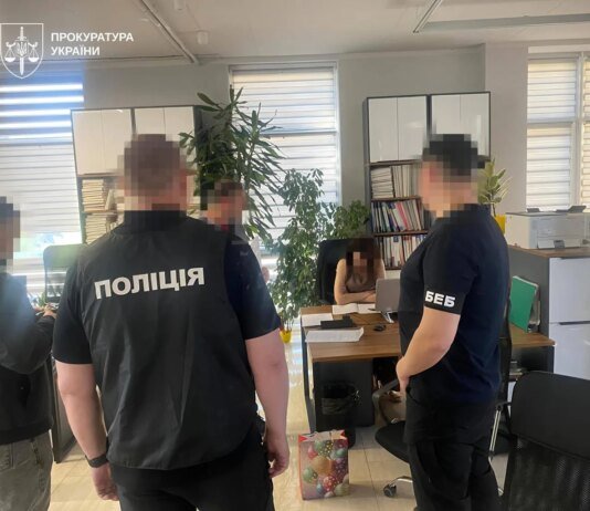 Разоблачена схема уклонения от уплаты почти 40 млн грн налогов на "теневой" сети секонд-хенда