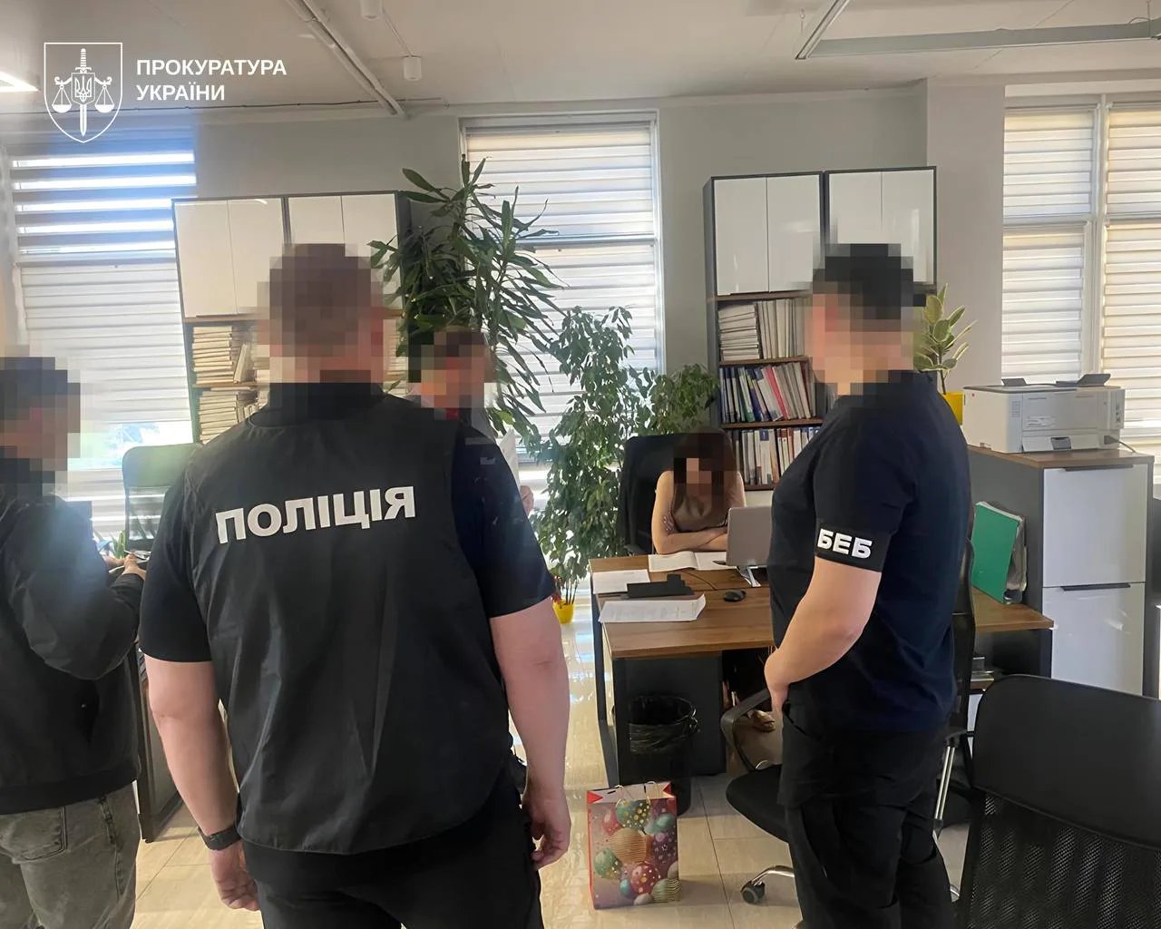 Разоблачена схема уклонения от уплаты почти 40 млн грн налогов на "теневой" сети секонд-хенда