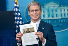 Министр финансов США поддержал идею купюры в 250 долларов с изображением Трампа