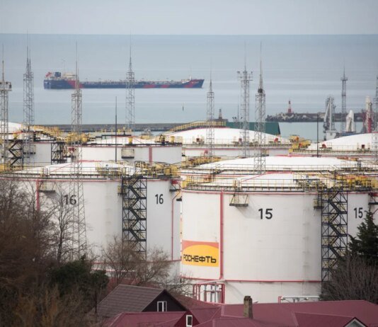 ЕС обсуждает заморозку нефтяных ограничений для россии на фоне войны с Ираном