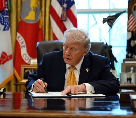 Трамп ввел санкции против высокопоставленных чиновников Кубы