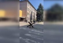 В Днепре СБУ проводят обыски в ТЦК: военные могли забрать депутата горсовета, — СМИ