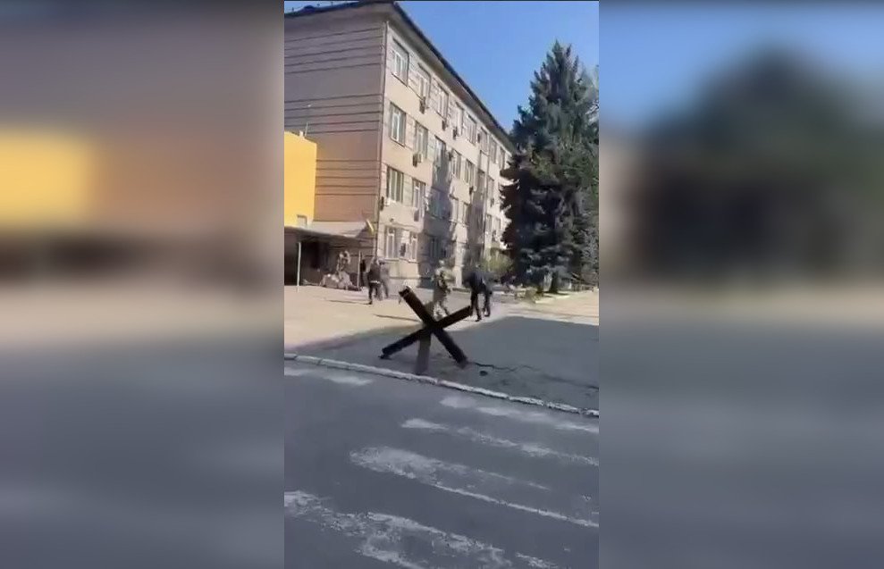 В Днепре СБУ проводят обыски в ТЦК: военные могли забрать депутата горсовета, — СМИ
