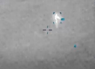 Пентагон опубликовал видео с летающим «пришельцем»: загадочный объект был снят в небе над США
